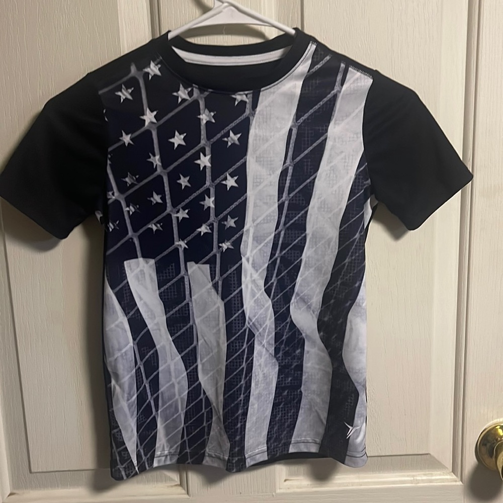 Black American flag tshirt size 6/7